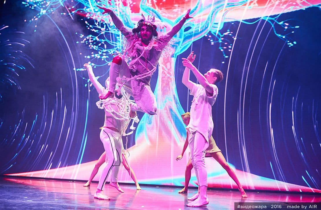 Stage show control and LED mapping