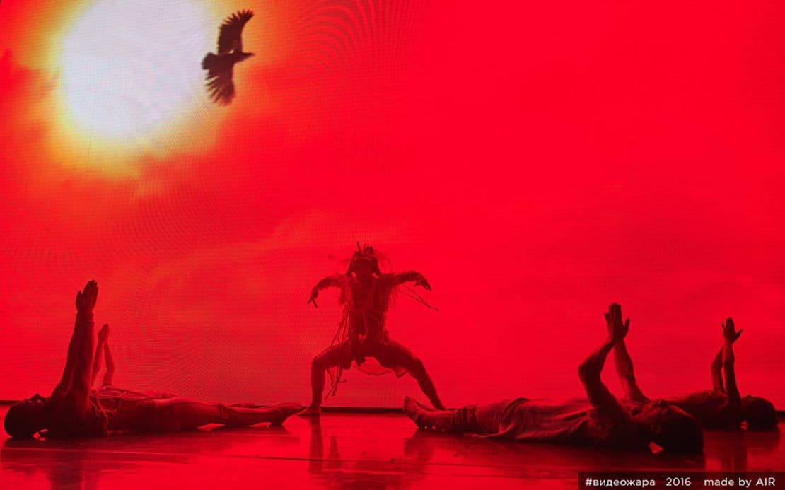 LED mapping during a live stage show