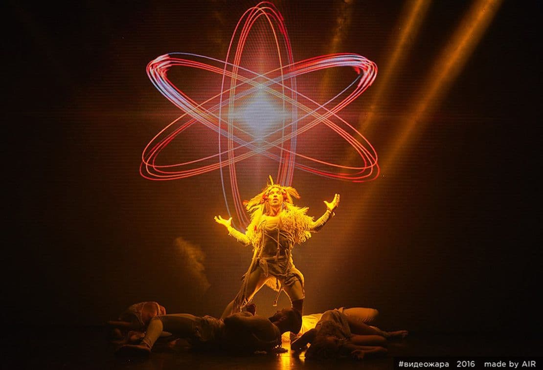 LED mapping during a live stage show