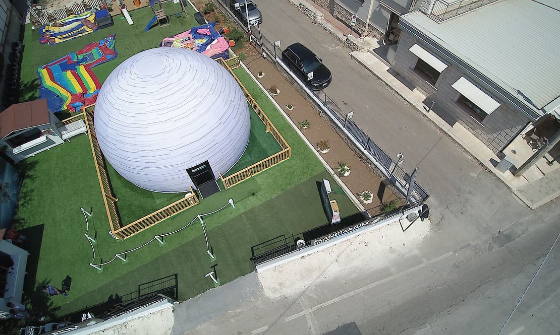 Screenebrry-driven dome theater